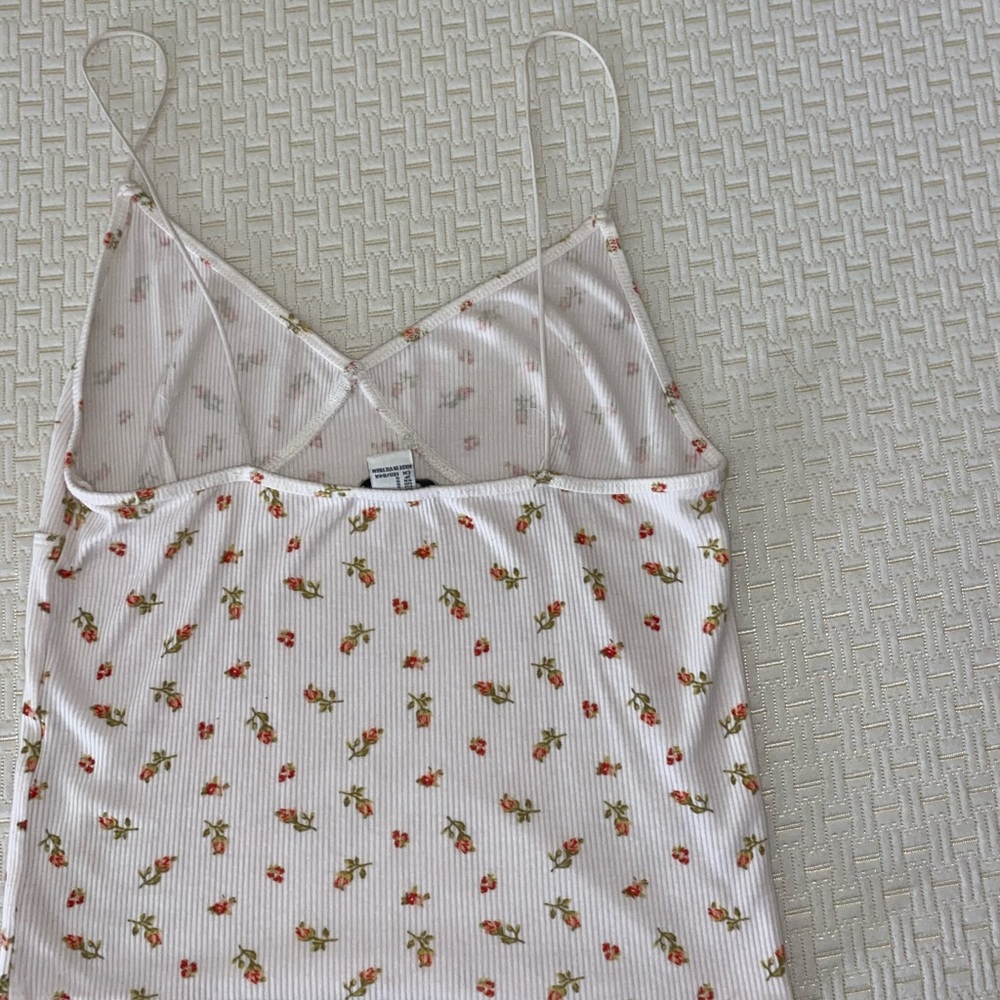 Forever 21 - Spring Tank Top - Picture 2 of 3